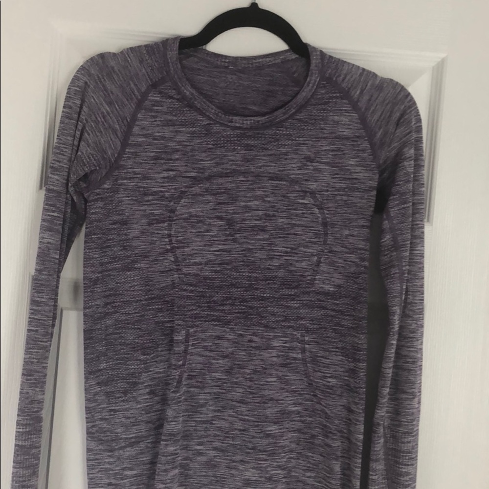 LuluLemon long sleeve swiftly